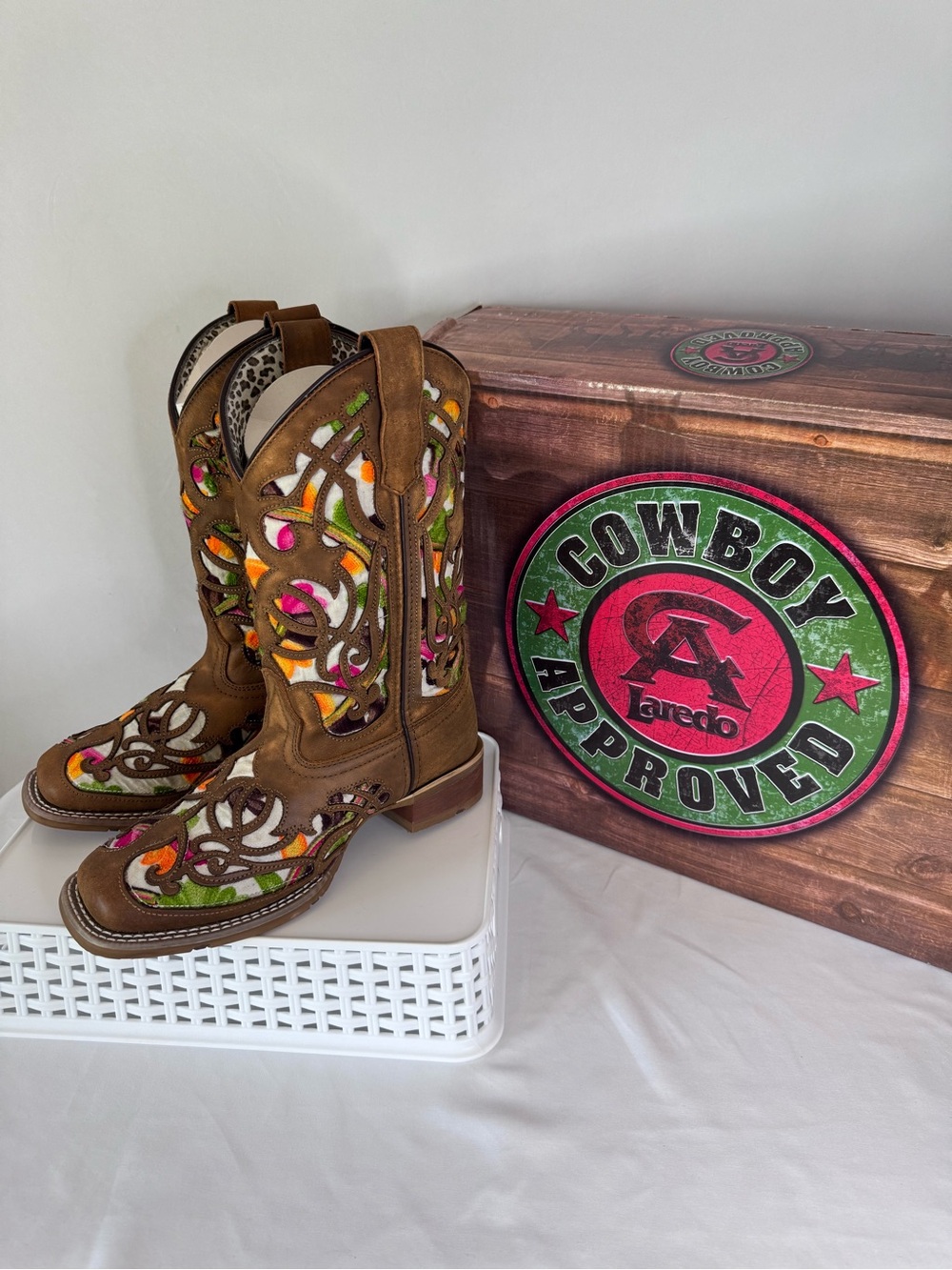 Laredo Women’s color with tan suede overlay Western Boots 7M
Brand New in Box